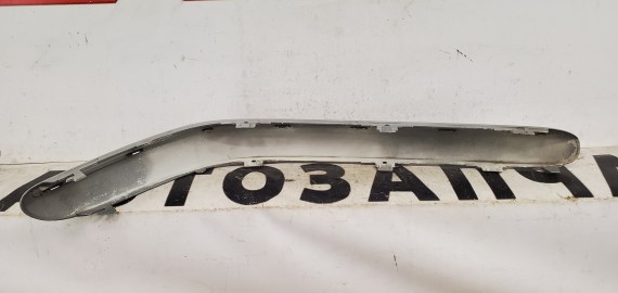 Молдинг переднего бампера левый Mercedes-Benz W203 2004-2008