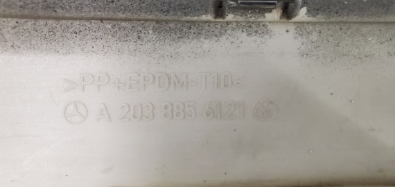 Молдинг переднего бампера левый Mercedes-Benz W203 2004-2008