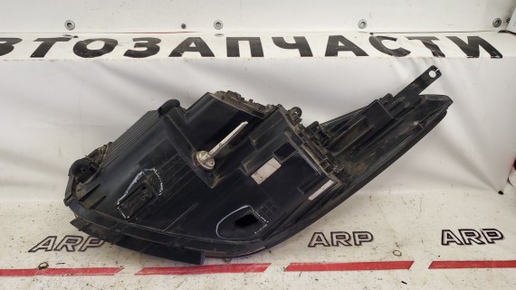 Фара правая Hyundai i40 2011-2015