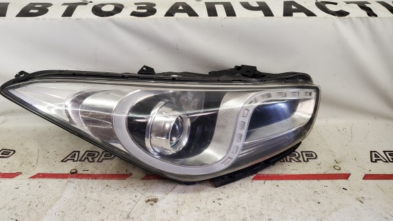 Фара правая Hyundai i40 2011-2015