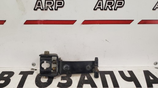 Петля креплнения кенгурятника правая Mercedes G-Class W463 2001-2006