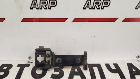 Петля креплнения кенгурятника правая Mercedes G-Class W463 2001-2006