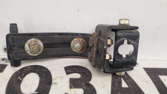 Петля креплнения кенгурятника правая Mercedes G-Class W463 2001-2006