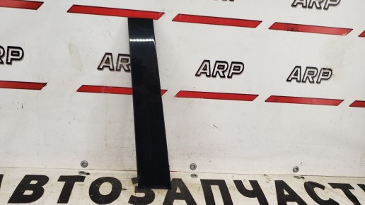 Накладка двери правая задняя AUDI Q7 2005-2009