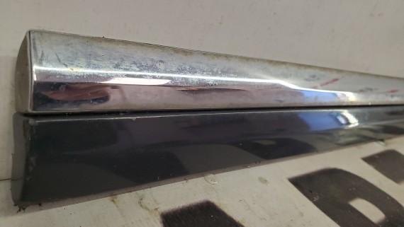 Молдинг стекла двери перед правый Volkswagen Passat B7 2010—2015