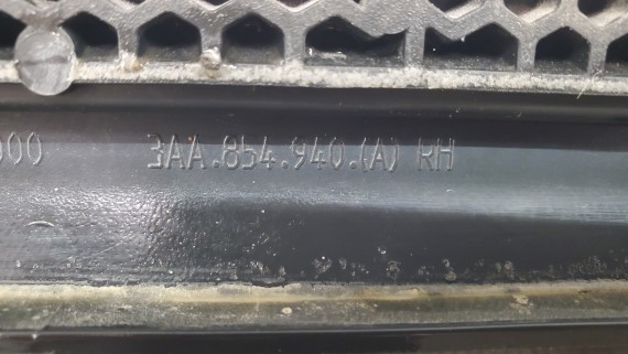 Молдинг стекла двери перед правый Volkswagen Passat B7 2010—2015