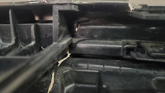 Решетка радиатора Geely Monjaro 2022-н.в.