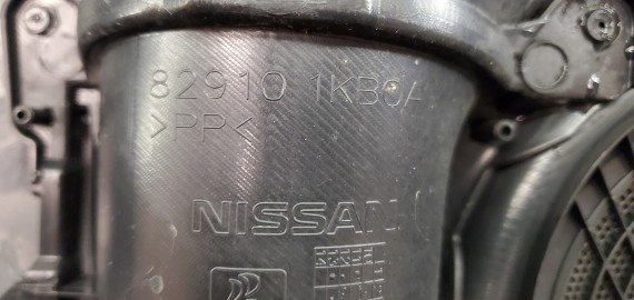 Обшивка двери задняя правая Nissan Juke 1 2010-2019
