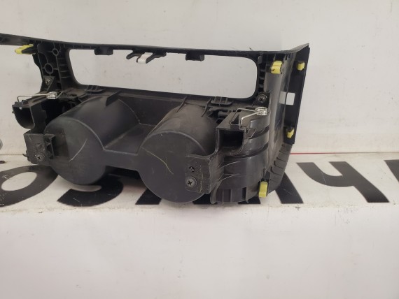 Консоль центральная Toyota Corolla Е140-Е150 2008-2013