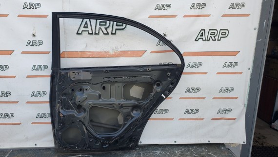 Дверь задняя правая Toyota Avensis 2 t250 2003-2009 седан