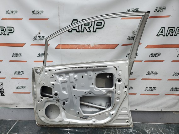 Дверь передняя правая Toyota Auris E150 2006-2012