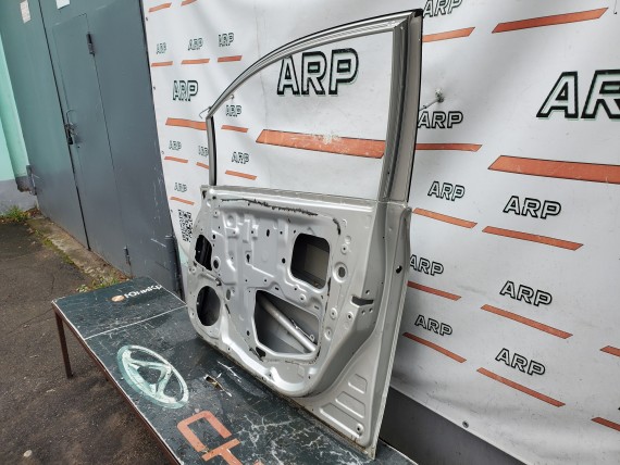 Дверь передняя правая Toyota Auris E150 2006-2012