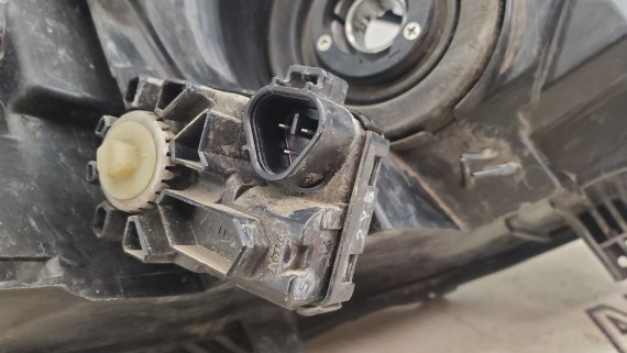 Фара левая Mazda 3 BL 2008-2013