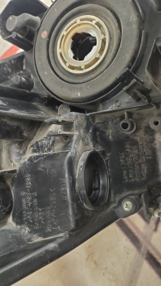 Фара левая Mazda 3 BL 2008-2013