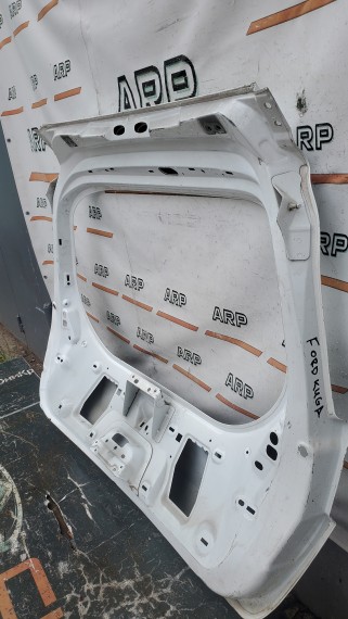 Дверь багажника Ford Kuga 1 2008-2012
