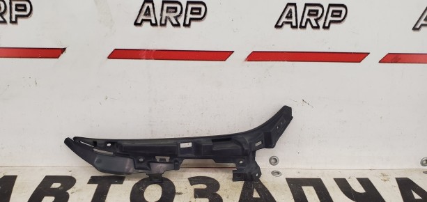 Кронштейн решетки радиатора правый Mazda 6 GJ 2012–н.в.