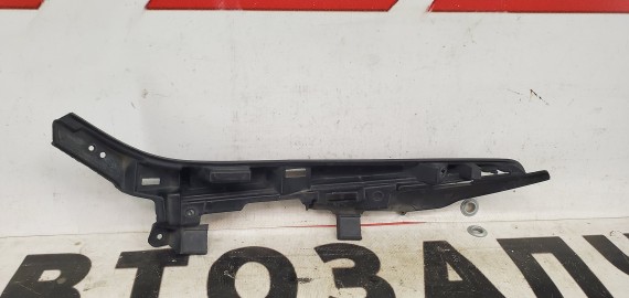 Кронштейн решетки радиатора правый Mazda 6 GJ 2012–н.в.