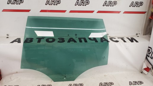 Стекло двери заднее левое Volkswagen Passat B6 2005-2011