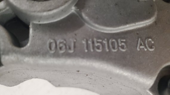 Насос масляный Volkswagen Golf, Jetta,Passat,T5