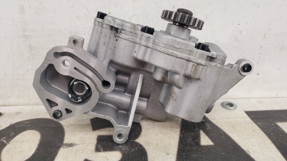 Насос масляный Volkswagen Golf, Jetta,Passat,T5