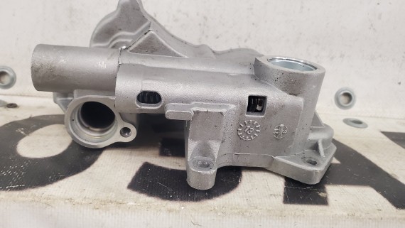 Насос масляный Volkswagen Golf, Jetta,Passat,T5