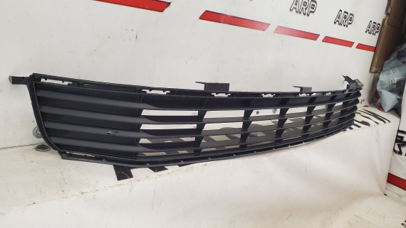 Решетка переднего бампера Toyota Camry 50 V50 2011-2014