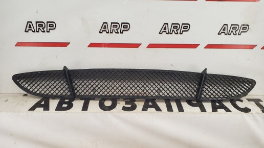 Решетка в бампер центральная Bmw 1-Series E87 2004–2007