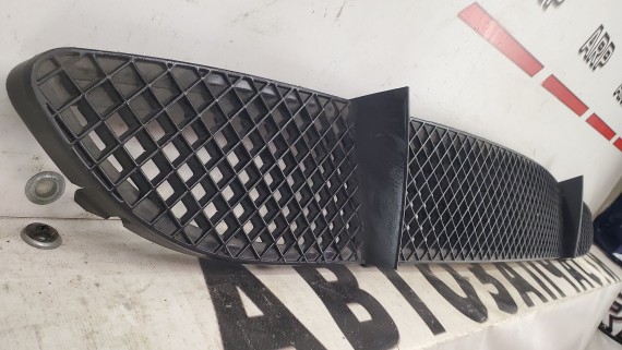 Решетка в бампер центральная Bmw 1-Series E87 2004–2007
