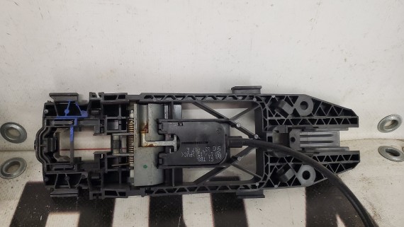 Замок двери задней правой Volkswagen Polo 5 HB 2009–2020