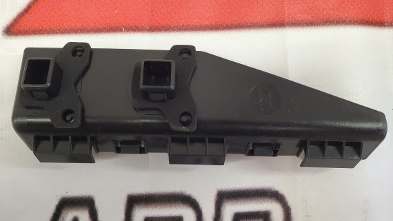 Крепление заднего бампера правое Toyota Corolla E120 2001-2006