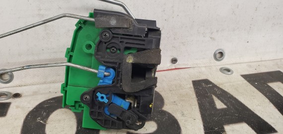 Замок двери правый задний Hyundai Solaris 2011-2017