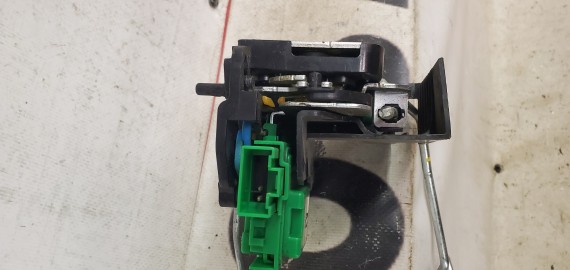 Замок двери правый задний Hyundai Solaris 2011-2017