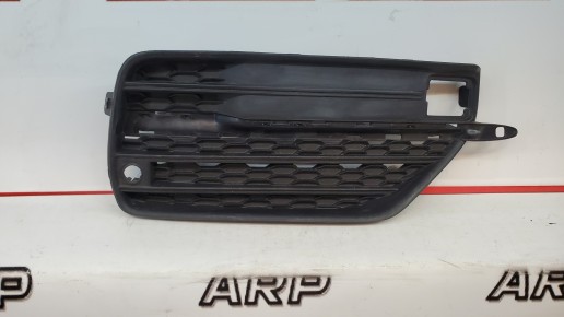 Решетка переднего бампера правая Volvo XC90 2012-2019