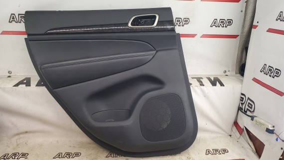Обшивка двери задней левой Jeep Grand Cherokee WK2 2010-2022