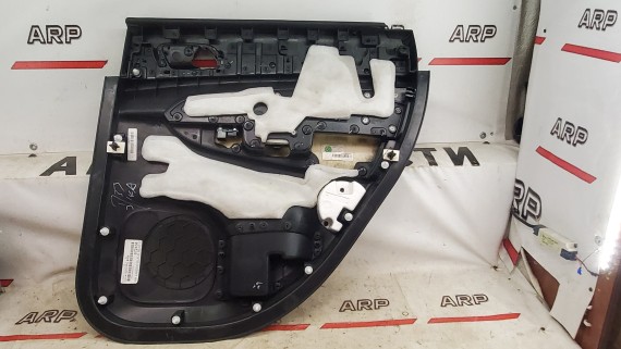 Обшивка двери задней левой Jeep Grand Cherokee WK2 2010-2022