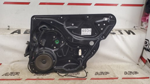 Стеклоподъемник задний правый Volkswagen Passat B6 2005-2010