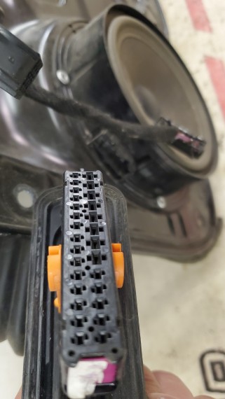 Стеклоподъемник задний правый Volkswagen Passat B6 2005-2010