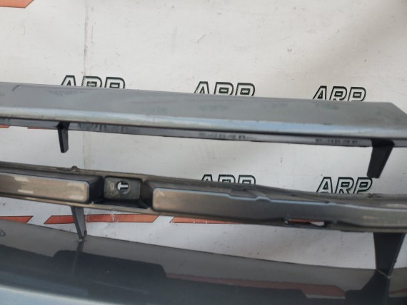 Бампер передний Toyota Prius NHW20 2003-2009
