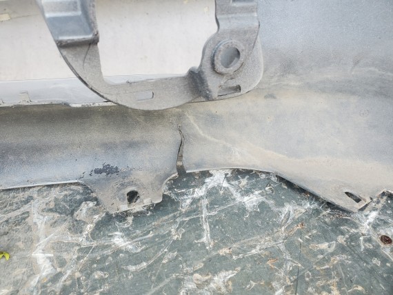 Бампер передний Toyota Prius NHW20 2003-2009