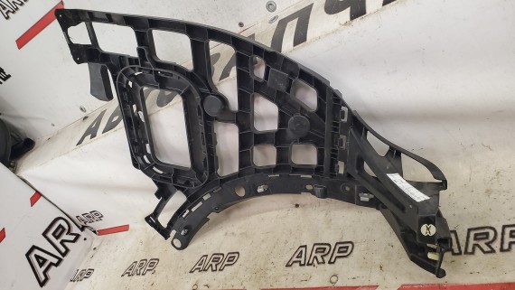 Кронштейн бампера задний правый Porsche Cayenne 958 2010–2018