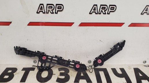 Крепление бампера заднее левое Toyota Camry V70 2017-2021