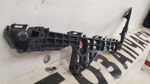 Крепление бампера заднее левое Toyota Camry V70 2017-2021