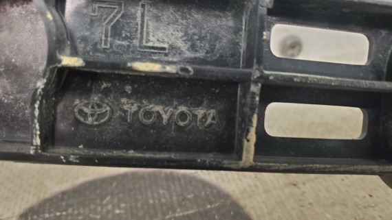 Крепление бампера заднее левое Toyota Camry V70 2017-2021