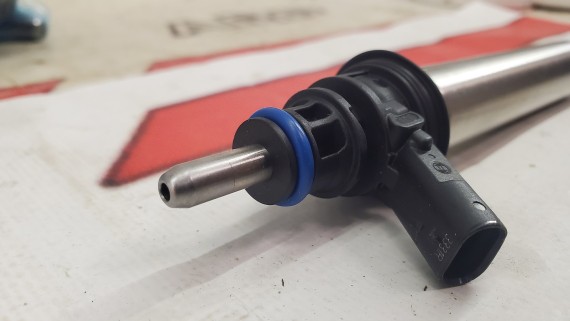 Форсунка топливная Mercedes-Benz E, C, CLS, GLЕ-Class 