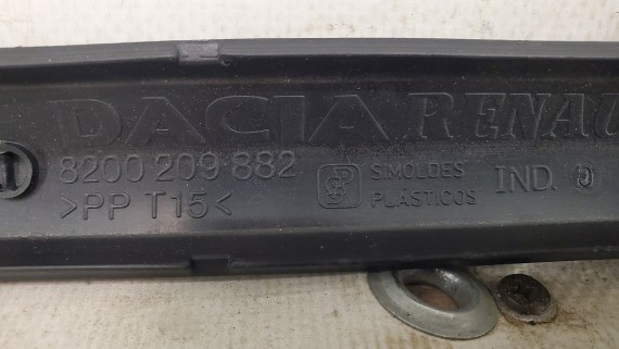 Молдинг двери задней правой Renault Logan 1 2004—2009