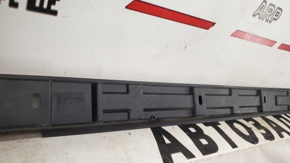 Кронштейн порога левый Mercedes-Benz ML-Class W164 2005–2011