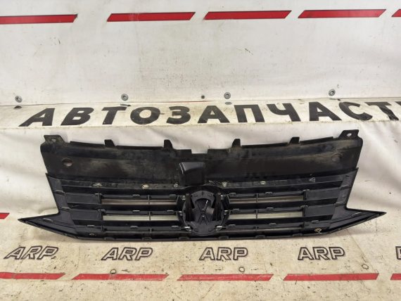 Решетка радиатора Volkswagen Polo 5 2015-2020