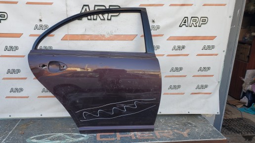 Дверь задняя правая Toyota Avensis 2 t250 седан 2003-2009