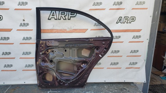 Дверь задняя правая Toyota Avensis 2 t250 седан 2003-2009