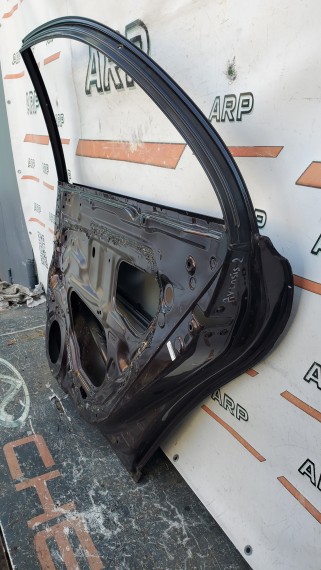 Дверь задняя правая Toyota Avensis 2 t250 седан 2003-2009
